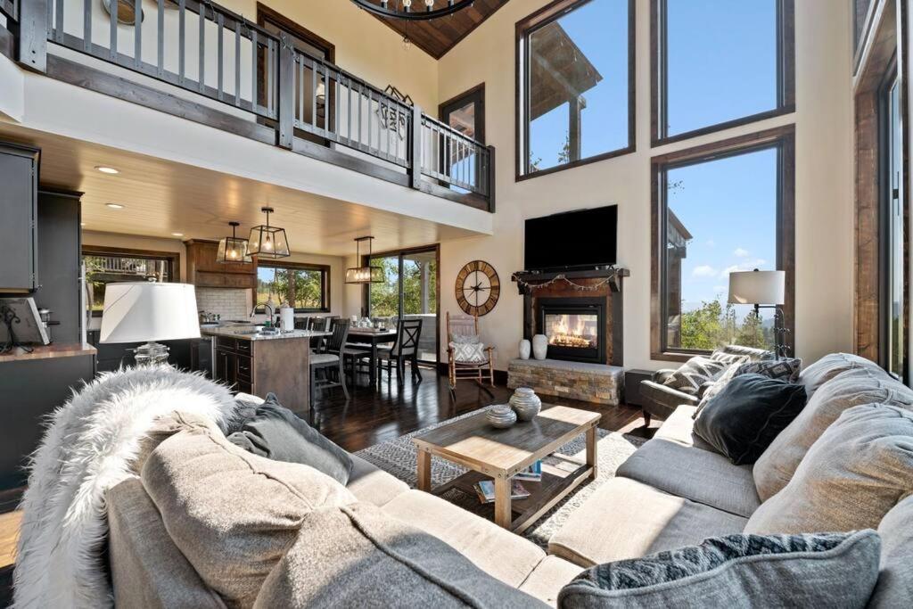 Altitude Adjustment- Panoramic Views, Sleeps 12 Villa Lead ภายนอก รูปภาพ